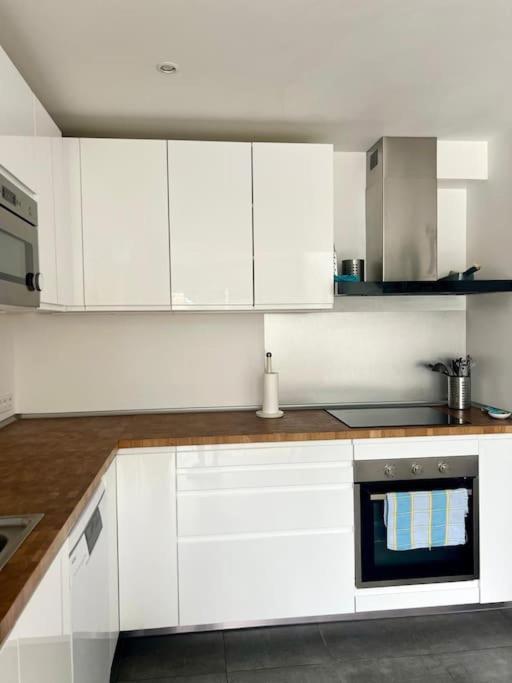 Duplex, 10 Min Champs Elysee *