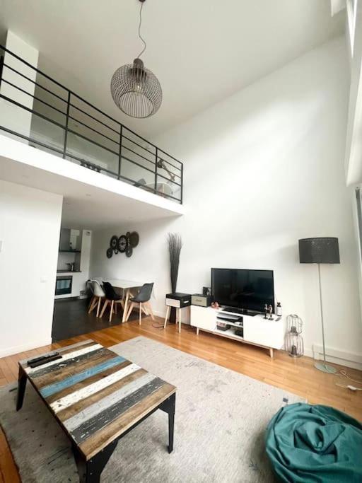 Duplex, 10 Min Champs Elysee
